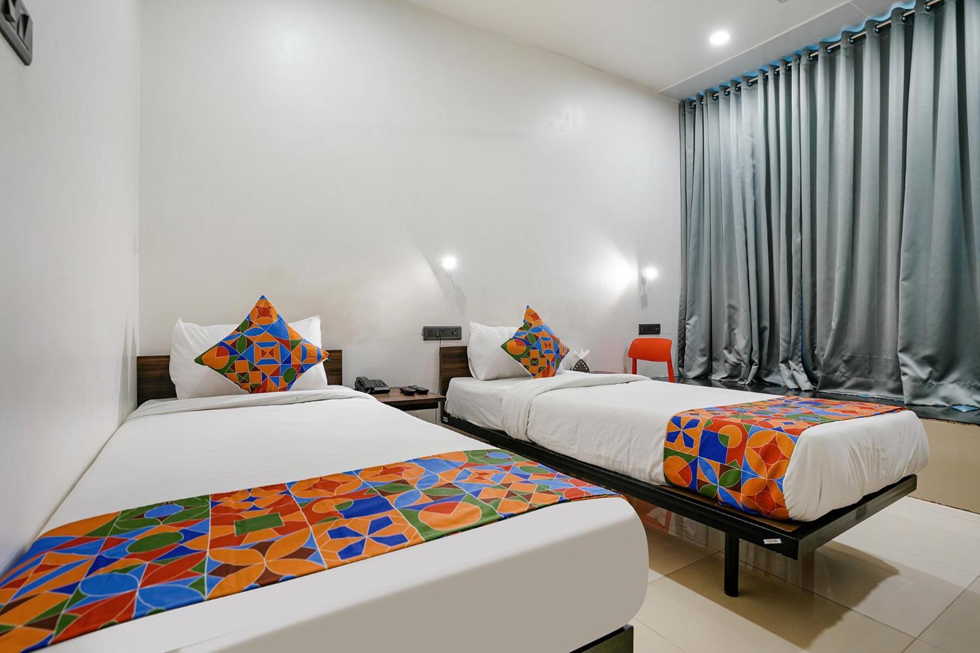 Fabhotel Lotus I สุรัต ภายนอก รูปภาพ