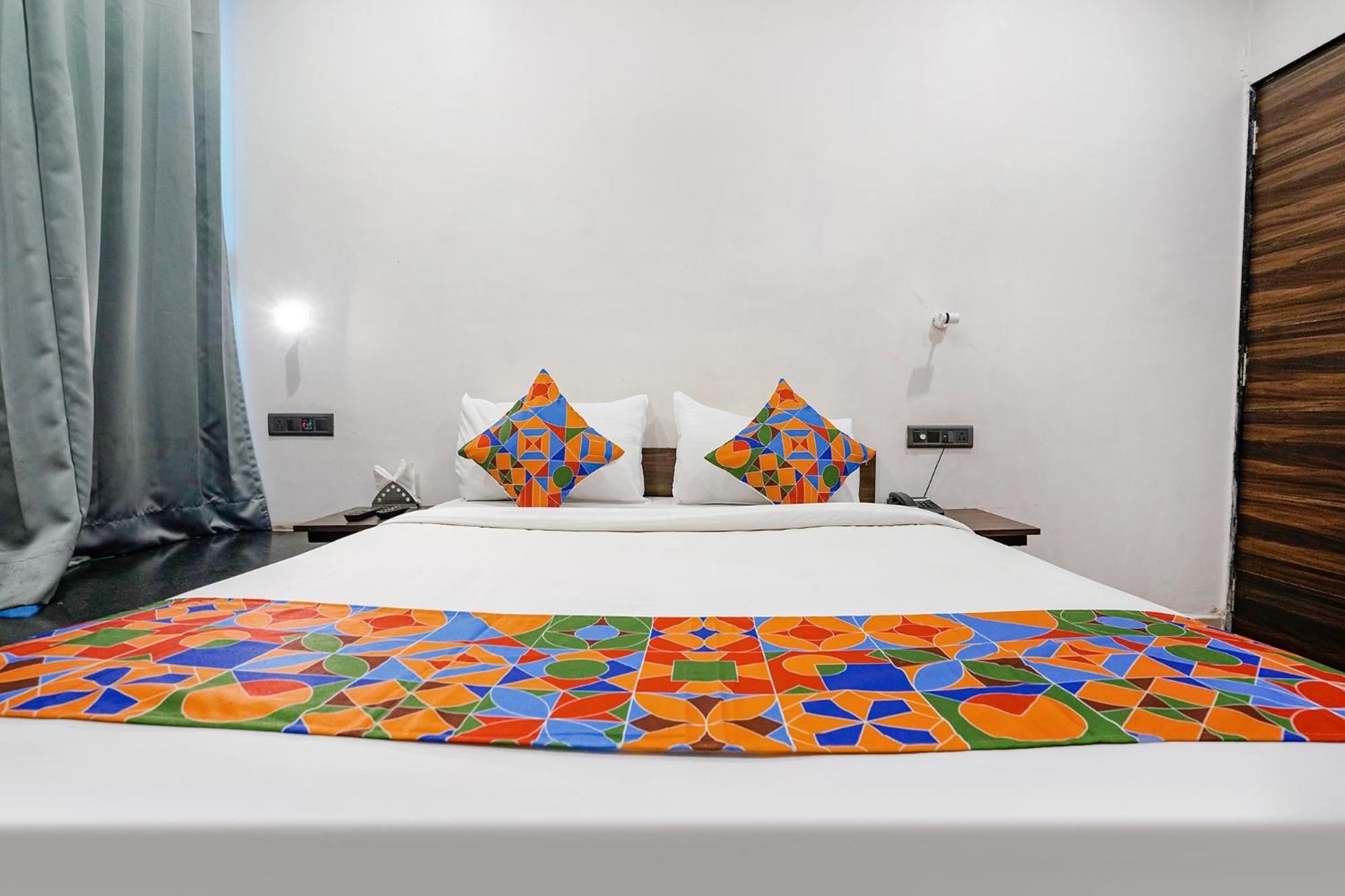 Fabhotel Lotus I สุรัต ภายนอก รูปภาพ