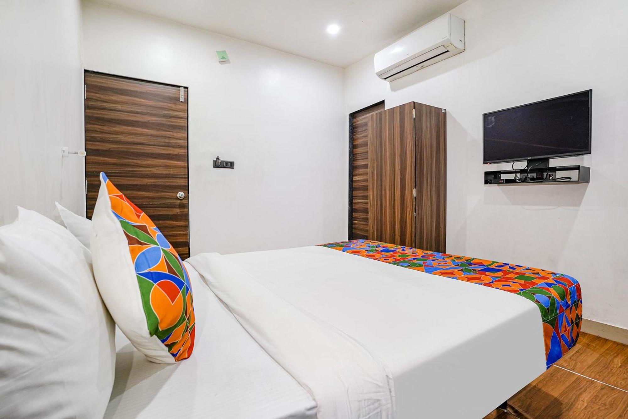 Fabhotel Lotus I สุรัต ภายนอก รูปภาพ