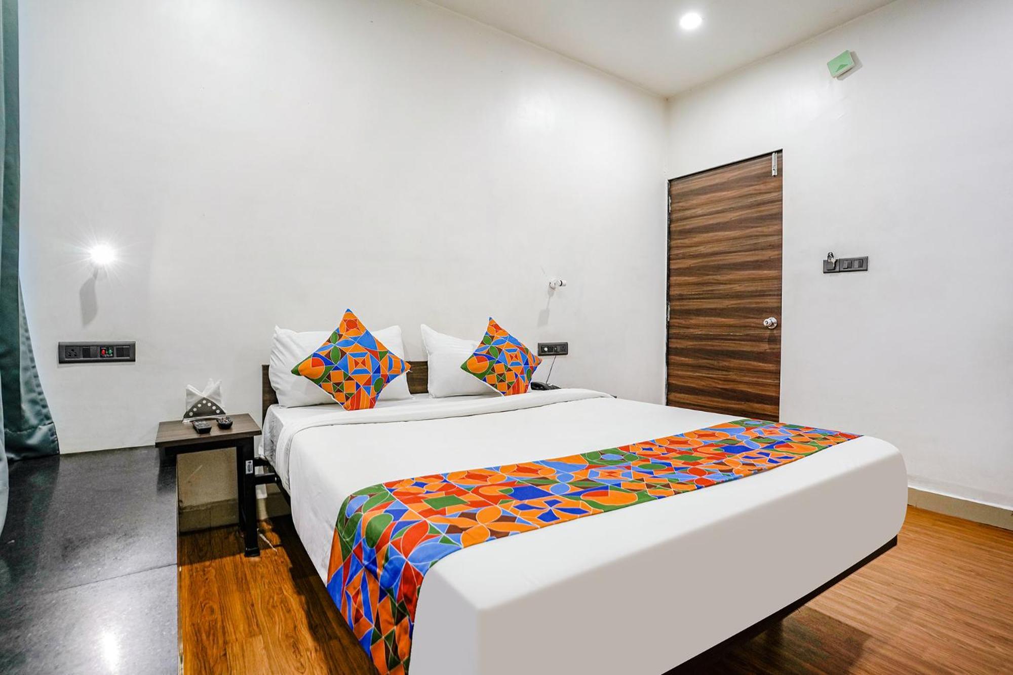Fabhotel Lotus I สุรัต ภายนอก รูปภาพ