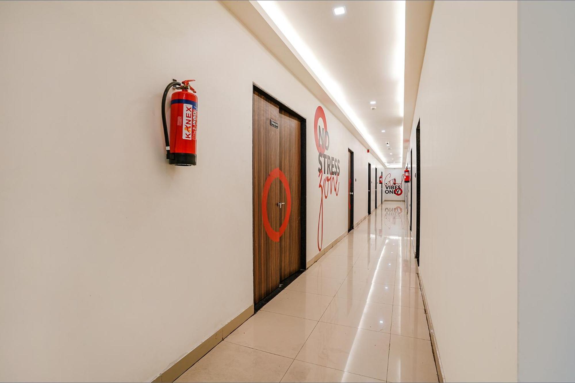 Fabhotel Lotus I สุรัต ภายนอก รูปภาพ