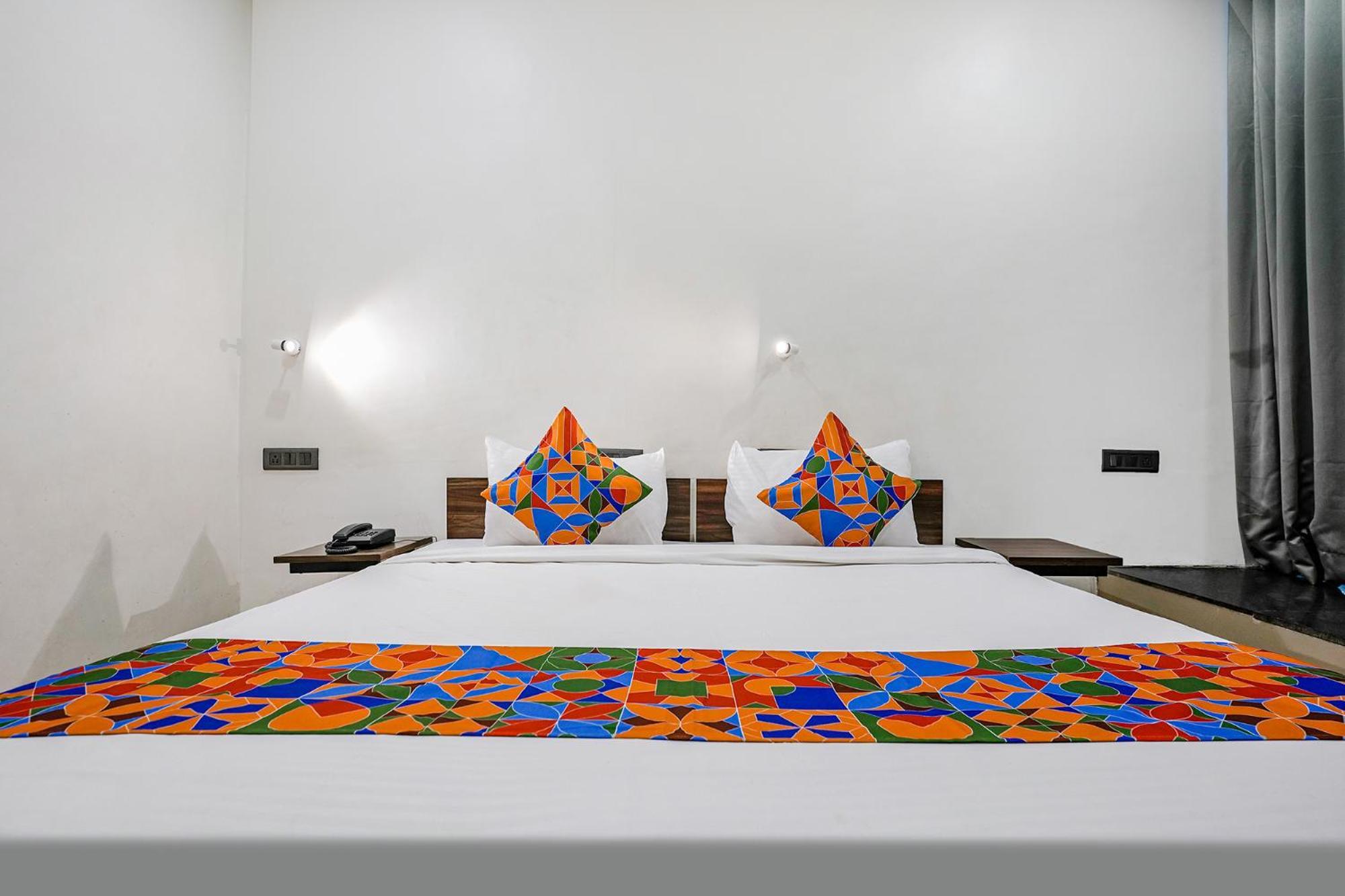 Fabhotel Lotus I สุรัต ภายนอก รูปภาพ