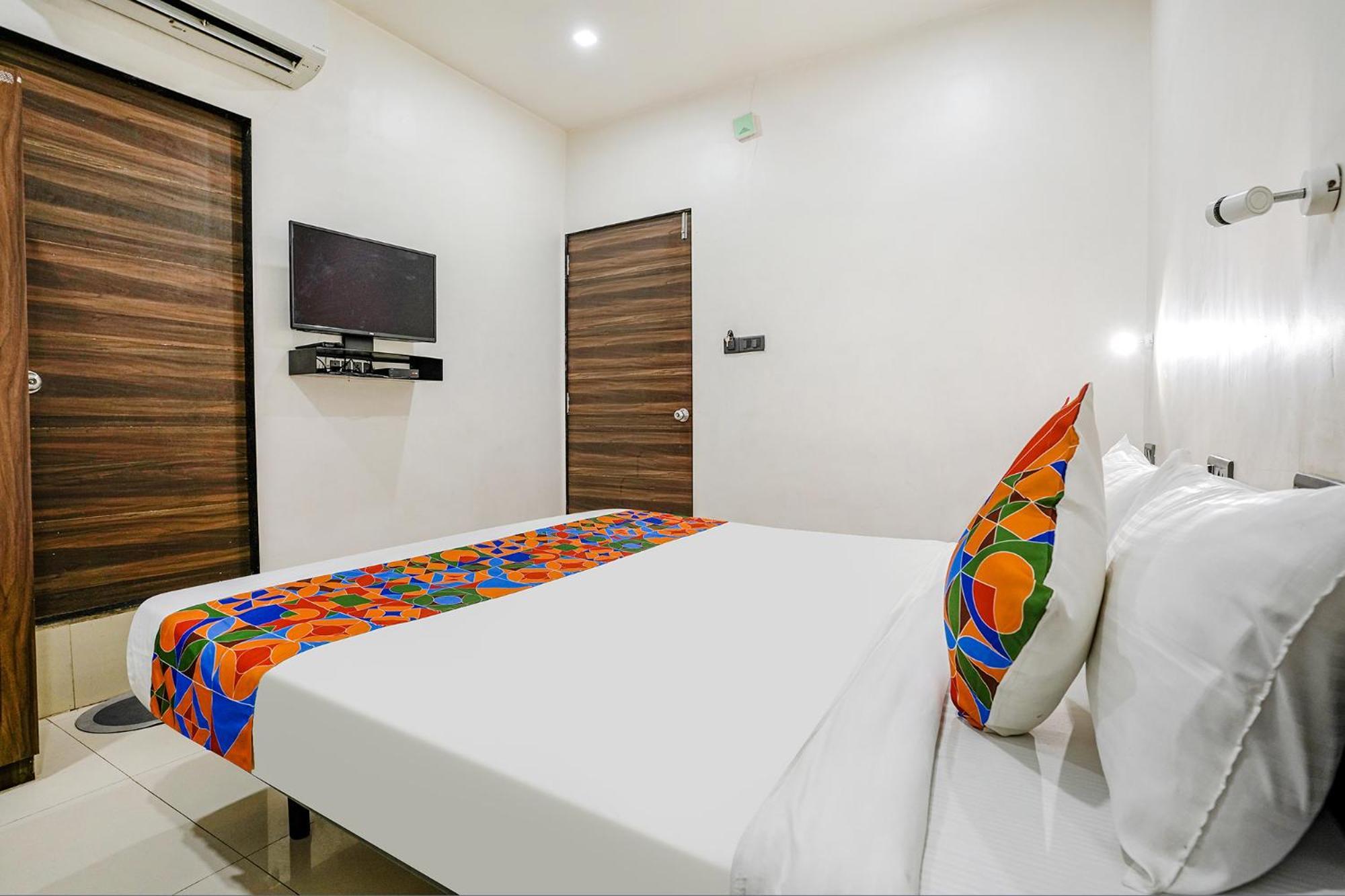 Fabhotel Lotus I สุรัต ภายนอก รูปภาพ